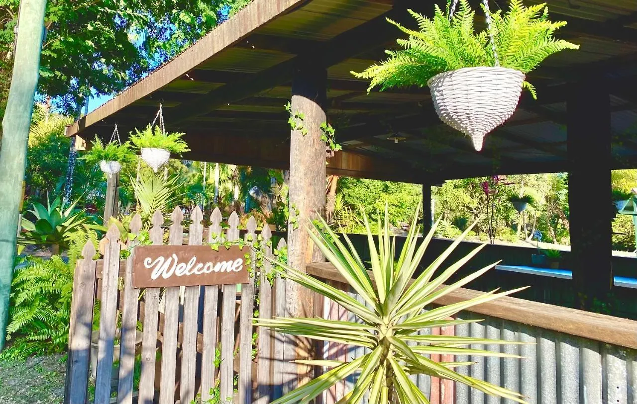 Ferns Hideaway Resort Byfield Holiday park